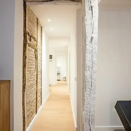 Minimalista En El Corazon De Apartment Bilbao