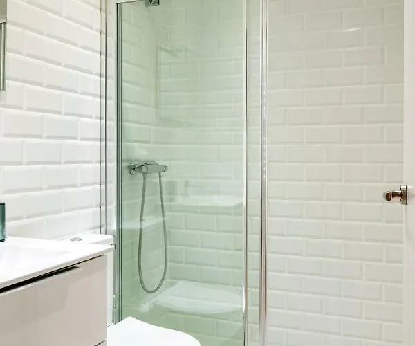 Apartament Minimalista En El Corazon De *